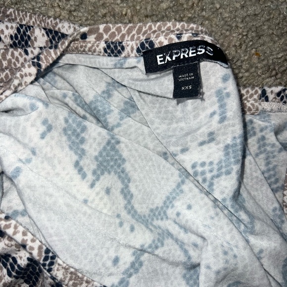 snake print dressy top/blouse express - Picture 2 of 2